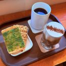 올다커피 앞 횡단보도 | 용문동카페 경의선숲길 근처에서 즐기는 핸드드립 커피는 효창공원앞역 스너그용산점에서