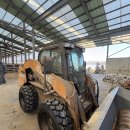 창기농장 | 한우 농장 시멘트 바닥에서 밥캣 S590ㆍ케이스 SV280 스키로더 타이어 곰발바닥 교체 후기 (고릴라)