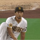 [MLB] 김하성의 호수비에 충격받은 다르빗슈.gif 이미지