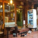 골목 돼지 이미지