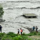 21/06/16 Floods in Nepal, Bhutan leave dozens dead, scores missing 이미지