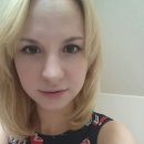 Pretty foreign female student is looking for part time teaching English positions. * Photograph is attached. (금발 원어민 영어강사 오후 강의 구직). 이미지