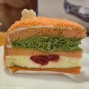 냥이와 양이 | [내돈내산] 스타벅스 봄 신상 먹어보기 : 딸기 말차 케이크 / 슈크림 딸기 라떼 / 냥이 마들렌 솔직후기