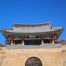 광천 세트장 앞 | [경북 문경] '왕과 사는 남자' 촬영지 문경새재 오픈 세트장의 눈 내린 풍경.