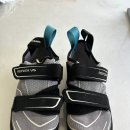 Indoor Rock Climbing Shoes and Harness 이미지