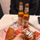 서울대입구역 4번출구 앞 | 왁버거 서울대입구역 / 맥주 파는 미국식 수제버거집