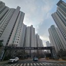 래미안메가트리아212동 앞 | 안양 래미안메가트리아 고층 세대 단열필름 시공 | SPF 3599 적용 사례