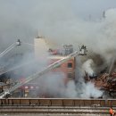 Two buildings collapse in East Harlem 이미지