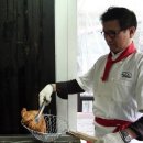 가마솥 품은 치킨 이미지