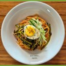 아삭한 열무김치로 새콤달콤하게 만들어 먹은 비빔국수 이미지