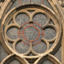 2-4. 고딕 성당의 구조 - 스테인드글라스 이미지