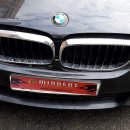 BMW 530i 범퍼 크롬 몰딩 부착 작업 이미지