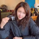 “47세 맞아?” 이지아, 카페 일상에서도 빛난 ‘뱀파이어 미모’