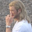 엠아이호텔 | 악수도 포옹도 모두 나를 네게 남기는 일