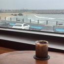 묵호주공~어달간 | [강원] 오션뷰가 예쁜 묵호 어달삼거리 카페 ‘카페히즈’ 시그니처 라떼 후기