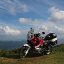 1996년식 아프리카트윈과 2011년식 r1200gs 이미지