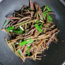 충남농업기술원과재연구소 | 어린순부터 잎자루까지, 고구마순 기능성 식재료로 주목 / 이상기상·생산비 부담극복, 마늘산업 경쟁력...