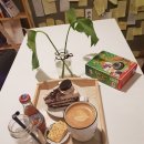 하얀책상 이미지