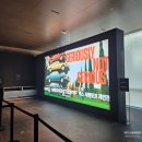 패션브랜드의 재미있는 비하인드 스토리 | 전시 추천] 웃음 참기 챌린지?! 배꼽 잡고 온 '맥스 시덴토프' 개인전 후기_그라운드시소 센트럴 데이트 ❤️