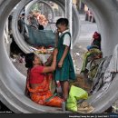심각한 수준의 인도의 빈부격차와 노숙문제. 이미지