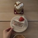 카페인카센터 | 망원동 노트북 작업하기 좋은 카페 “로잉커피” 합정 망원 조용한카페 후르츠산도 딸기디저트맛집