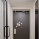 아주시스텍 | 현관 인테리어에 찰떡! 지문인식 가능한 밀레시스텍 화이트 도어락 교체 후기