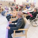 뇌와 몸을 깨우는 뇌체조(오후) 이미지