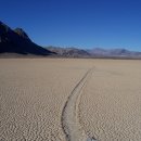 캘리포니아 '데스밸리(Death Valley)'의 움직이는 돌 이미지