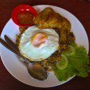 고랭(Goreng) | 길리 트라왕안 맛집 추천 : 나만 알고 싶은 로컬 식당 '와룽 라라판 마데' 생선튀김 나시고랭 후기
