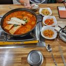 만원의행복김치전골 이미지