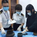 멍 때리는 골동품 수집가 ! 중국 세관 골동품 문화재 밀수 단속 또 골동품 압수~ 차훈아트 정규 경매 직거래 규정 준수 합니다 이미지