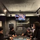 아지트홀덤펍 | 잠실역 아지트 방이점 방이동 먹자골목에 위치한 홀덤펍 이색데이트 잠실놀거리 초보자도 가능! 게임당...