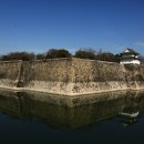 오사카는 1583년 도요도미 히데요시가 건립 일본의 역사가 숨쉬는 곳 일본 3대성 화재로 소실 된것 1950년 도쿠가엔 히데테다가 건립 이미지