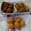 BBQ 황금올리브 반반 치킨+비비큐 치즈볼 요 조합 괜찮네~
