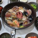 1943 | 거제 맛집 가게 내부도 깔끔하고 편안한 분위기 예이제해물듬뿍칼국수 게장