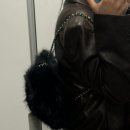 더블랙(The Black) | The barnnet 더바넷 퍼백팩 블랙 후기 (black fur drawstring backpack)