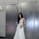 '이광수♥' 이선빈, 과감한 화이트 드레스 자태…얼굴·몸매 다 가졌네 "2026.10.06 부산 국제 영화제" 이미지