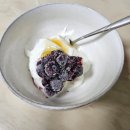 찾아가는 꽃자리콘서트 | 5월 4째주 사진일기(나무솥밥, 유미카츠, 스타벅스 원두, 생화케이크, 김완선 공연)