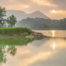 호수가 풍경소리 이미지