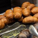(주)온오퍼 | 서울 성수동 맛집 에트레베이크하우스｜딸기초코·명란마요 소금빵 베이커리 카페 후기