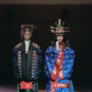 한복, 일본서 열광적 환호, 패션쇼에 양국 국기 등장 이미지