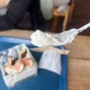 싱글멍글 | 속초오션뷰카페 어나더블루｜속초 케이크맛집 장사항 드립커피 추천