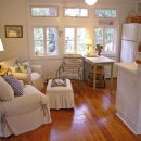 바닷가 작은 집 이미지