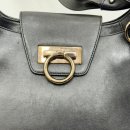 은빛세탁 | 가방수선집에서 놀라운 결과로 페레가모 가방 복원과 도금한 사례 공개합니다