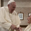 교황 “베네딕토 16세 교황님은 나에게 아버지 같은 분” 이미지