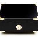 HUMIDOR