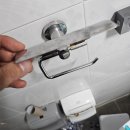 파라곤모텔 | 오산/수청동 집수리] 녹슬고 덜렁거리는 욕실 휴지걸이, 깔끔한 새것으로 완벽 교체! (행복빌라 시공 후기)