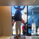 화이트플러스치과의원 | 파손교체 부산 우동 해운대삼화센텀플러스빌딩 스타화이트치과의원 빌딩외벽유리파손교체 외부로프유리...