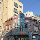 느긋한책방 | [영등포 문래동 카페 추천] 맨홀커피웨스턴책방 커피 한권 책 한잔 추천. 주차. 맥주도 있어요😆