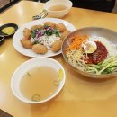 신포휘닉스공인중개사사무소 | 중구 신포동 신포시장 맛집) 신포 우리 만두 본점...비빔만두 8,000원 후기! 주차는 내동 공영 주차장...